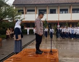 Kapolsek Margaasih Polres Cimahi Hadiri Masa Pengenalan Lingkungan Sekolah (MPLS) Tahun Ajaran 2025/2026 Di SMAN 1 Margaasih