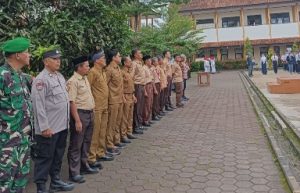 Kapolsek Margaasih Polres Cimahi Hadiri Masa Pengenalan Lingkungan Sekolah (MPLS) Tahun Ajaran 2025/2026 Di SMAN 1 Margaasih. Polres Cimahi