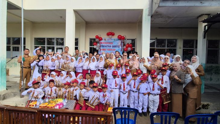 BHABINKAMTIBMAS DESA LAGADAR POLSEK MARGAASIH AIPDA APIF LUTFI HADIRI KEGIATAN PEMERIKSAAN KESEHATAN GRATIS