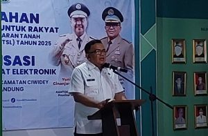 Kantor ATR/BPN Kab. Bandung Serahkan 143 Sertipikay di Desa Baros dan Cimaung