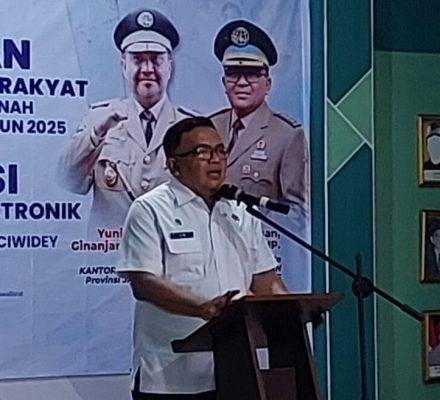 Kantor ATR/BPN Kab. Bandung Serahkan 143 Sertipikay di Desa Baros dan Cimaung