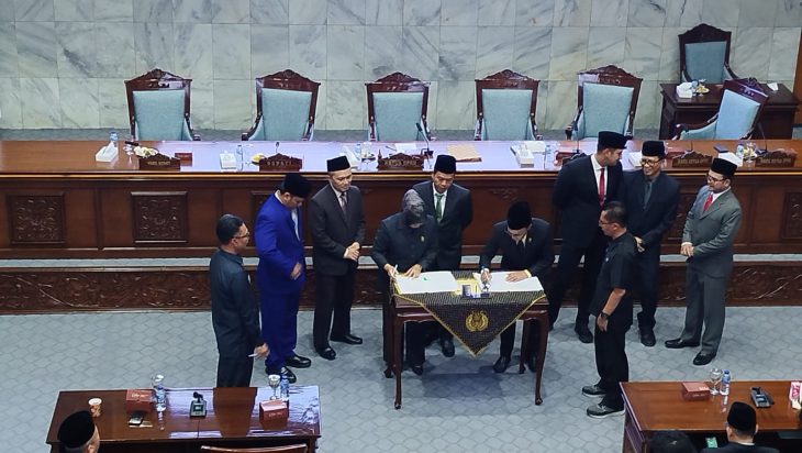 RAPAT PARIPURNA DPRD KAB. BANDUNG. Eksekutif dan Legislatif Sepakat Beberapa Raperda Dilakukan Pembahasan untuk Tahun 2026