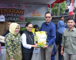 KAJATI JABAR RESMI MEMBUKA KEGIATAN PASAR MURAH DAN BAZAR USAHA MIKRO/KECIL SECARA SERENTAK SE-JAWA BARAT