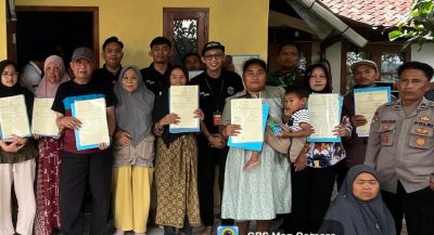 Kantor ATR/BPN Kab. Bandung Serahkan 143 Sertipikay di Desa Baros dan Cimaung