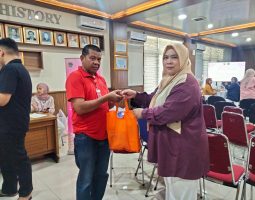 Jumat Berkah IKAWATI ATR/BPN Kab. Bandung Serahkan 260 Paket Sembako