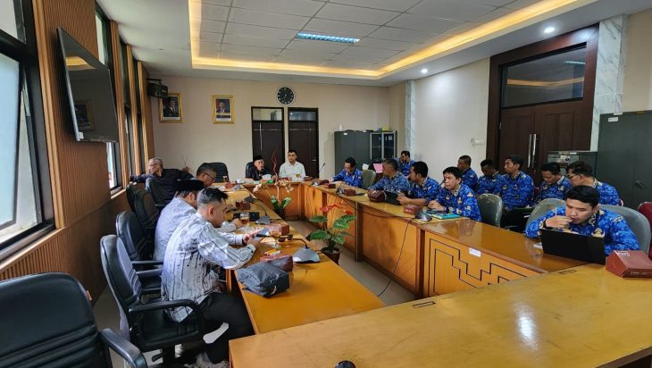 Rapat Kerja Dengan DLH Kabupaten Bandung, Komisi C Soroti Pembatasan Kuota Buang Sampah ke TPA Sarimukti