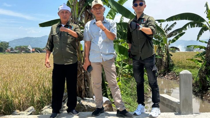 H. Tarya Witarsa Monitoring Pengerjaan Jalan Lingkungan di Kelurahan Wargamekar Baleendah.