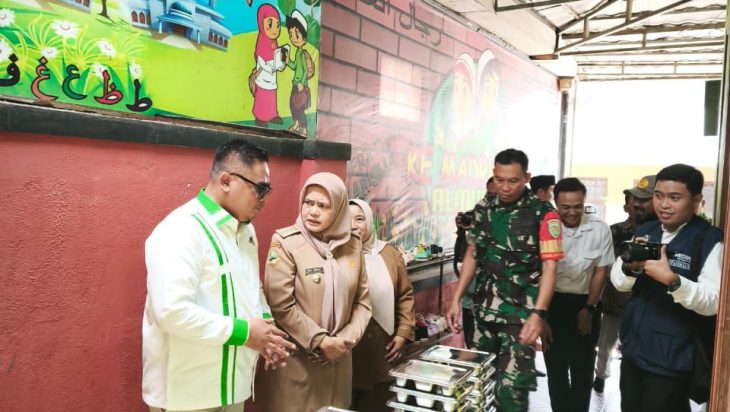 Program MBG Di Kab Bandung, Hadiat: Program MBG Upaya Pemerintah meningkatkan gizi Anak - anak.