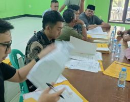 Jum'at Berkah. Kantor ATR/BPN Kab. Bandung Serahkan 300 Sertipikat PTSL Kepada Warga Margahayu Selatan