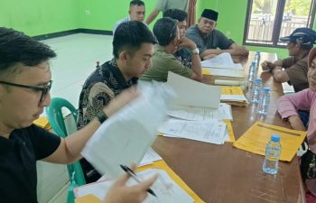 Jum'at Berkah. Kantor ATR/BPN Kab. Bandung Serahkan 300 Sertipikat PTSL Kepada Warga Margahayu Selatan