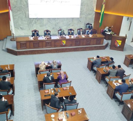 RAPAT PARIPURNA DPRD KAB. BANDUNG. 2 Raperda Disepakati Untuk Di Bahas Oleh Pansus.