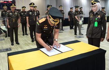 KAJATI JABAR LANTIK 25 PEJABAT BARU DI WILAYAH KEJAKSAAN TINGGI JAWA BARAT