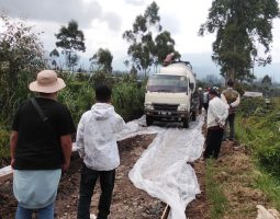 Jalan Mulus, Desa Pun Maju. Warga Desa Margamekar Bangun Infrastruktur Impian dengan Semangat Gotong Royong!