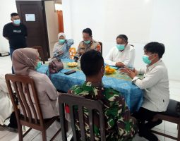 POLSEK MARGAASIH KOMPOL BONY YUNIAR DAN CAMAT MARGAASIH DJOKO MARDIANTO CEK SPPG DAN MBG