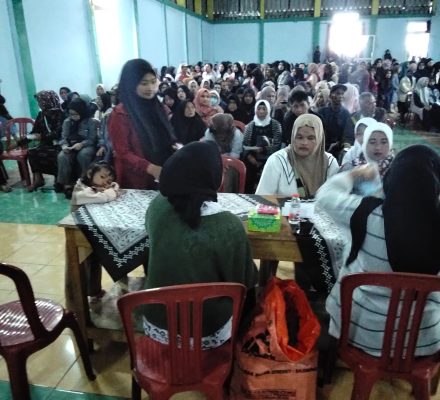 BLT untuk 1.612 Warga Margamulya Mengalirkan Senyum. "Bantuan Ini Menyelamatkan Kebutuhan Rumah Tangga Kami"