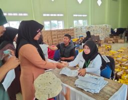 Kebersamaan Dibalik Bantuan Pangan, Sinergitas Desa Margamukti Jadi Teladan