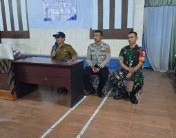 Penyaluran Bantuan Pangan. Lebih dari Sekadar Distribusi, Sebuah Simfoni Kemanusiaan di Aula Desa Warnasari