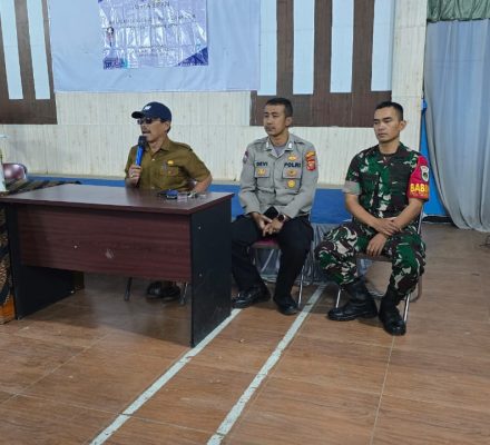 Penyaluran Bantuan Pangan. Lebih dari Sekadar Distribusi, Sebuah Simfoni Kemanusiaan di Aula Desa Warnasari