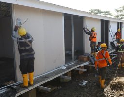 Danantara Sinergikan BUMN Bangun Huntara di Aceh Tamiang, PLN Sambung Listrik untuk Semua Rumah dan Fasum