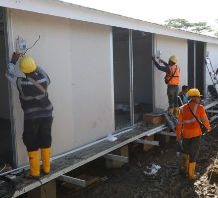 Danantara Sinergikan BUMN Bangun Huntara di Aceh Tamiang, PLN Sambung Listrik untuk Semua Rumah dan Fasum