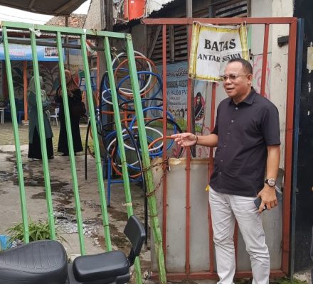 Digembok Gerbang PAUD di Desa Marsel Digembok, Ketua Komisi D Sidak ke Lokasi