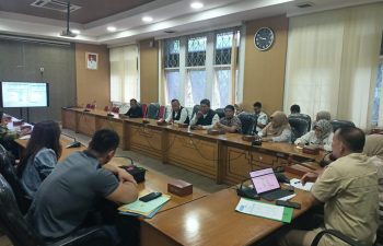 Ketua Komisi D DPRD Kab.Bandung Pastikan KBM PAUD Anggrek 11 , Desa Margahayu Selatan Tetap Berjalan Normal.