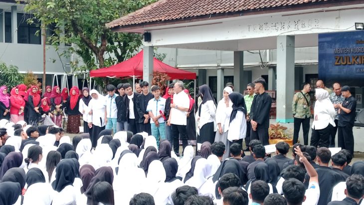 Zulhas dan Kang DS Goes to School di Kabupaten Bandung, Paparkan Keunggulan Program MBG Presiden Prabowo