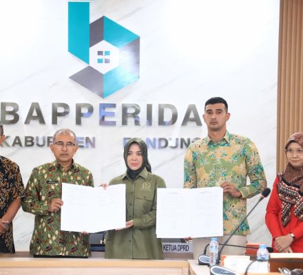 Hj. Renie Rahayu Fauzi, SH : RKPD Harus Memberikan Manfaat Dan menjadi Solusi Terhadap Persoalan Sosial Di Kab. Bandung.