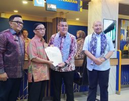 Dalam Kunjungan Kerjanya, Wamen ATR/BPN Ossy Darmawan Apresiasi Kinerja dan Pelayanan Kantor ATR/BPN Kabupaten Bandung