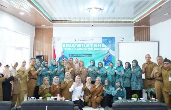 Gelar Bina Wilayah, Emma Dety Minta Kader Teliti dalam Laporan Kegiatan dan Optimalkan Aplikasi Sipandu Bedas