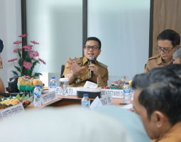 Bupati Bandung Minta Diskop UMKM Tingkatkan Penerima Program Dana Bergulir Tanpa Bunga Tanpa Jaminan