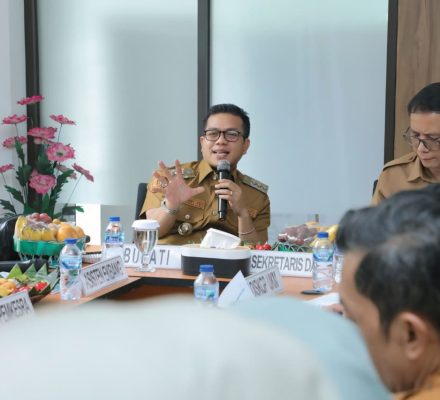 Bupati Bandung Minta Diskop UMKM Tingkatkan Penerima Program Dana Bergulir Tanpa Bunga Tanpa Jaminan