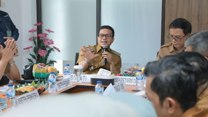 Bupati Bandung Minta Diskop UMKM Tingkatkan Penerima Program Dana Bergulir Tanpa Bunga Tanpa Jaminan