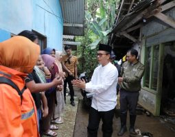 Dua Balita Tewas, Bupati Berjanji Bangunkan Rumah Ortu Korban Longsor di Pangalengan