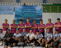 Tim Komisi A Koleksi Juara 1 Bola Voli dan Tenis Meja, Runner-up Bulutangkis POR DPRD Kab Bandung.