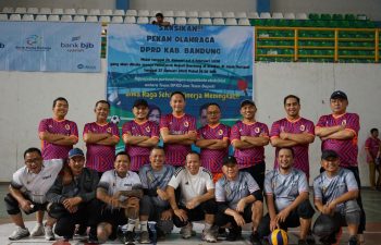 Tim Komisi A Koleksi Juara 1 Bola Voli dan Tenis Meja, Runner-up Bulutangkis POR DPRD Kab Bandung.