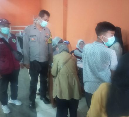 BHABINKAMTIBMAS DESA LAGADAR POLSEK MARGAASIH AIPDA AFIF LUTHFI.M HADIRI CEK KESEHATAN GRATIS