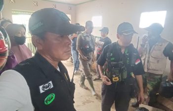 RAPI DAERAH 10 JAWA BARAT BANTU EVAKUASI KORBAN LONGSOR PASIR HALANG CISARUA BANDUNG BARAT