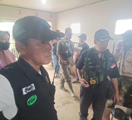 RAPI DAERAH 10 JAWA BARAT BANTU EVAKUASI KORBAN LONGSOR PASIR HALANG CISARUA BANDUNG BARAT