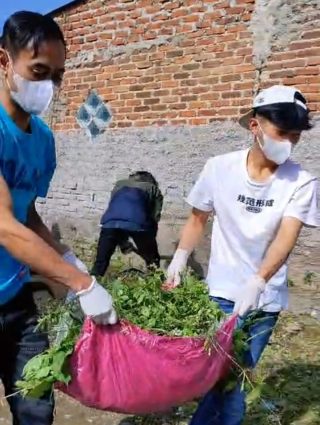 JELANG RAMADHAN, DAPUR MBG MARGAMUKTI 3 GELAR AKSI BERSIH LINGKUNGAN