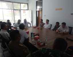 KAPOLSEK MARGAASIH KOORDINASIKAN TENTANG PENDIRIAN GEREJA DI TAMAN KOPO INDAH BERSAMA KESBANGPOL KABUPATEN BANDUNG