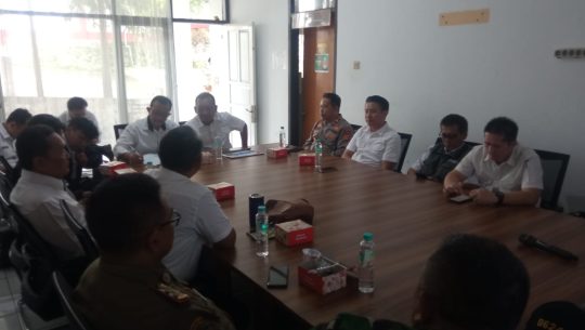 KAPOLSEK MARGAASIH KOORDINASIKAN TENTANG PENDIRIAN GEREJA DI TAMAN KOPO INDAH BERSAMA KESBANGPOL KABUPATEN BANDUNG