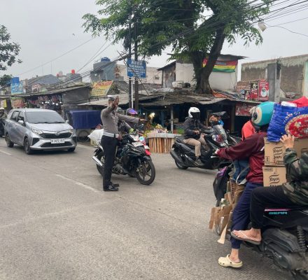 GATUR PELAYANAN UNIT LANTAS POLSEK MARGAASIH POLRES CIMAHI UNTUK KELANCARAN JALAN RAYA