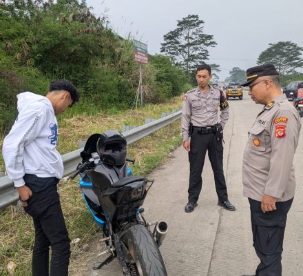 JAJARAN POLSEK MATGAASIH SELALU ANTISIPASI BALAPAN LIAR DI MINGGU RAMADHAN TOL SOROJA TKI