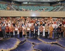 Dinilai Berhasil Majukan Kabupaten Bandung dengan Inovasi, Kang DS Raih Penghargaan BRIN