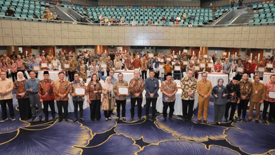 Dinilai Berhasil Majukan Kabupaten Bandung dengan Inovasi, Kang DS Raih Penghargaan BRIN