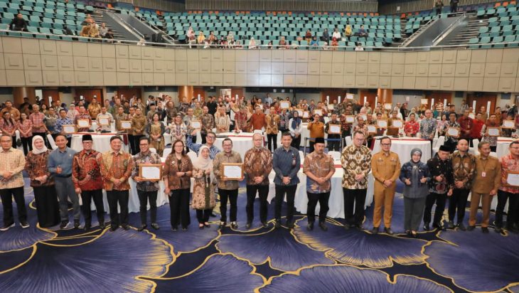 Dinilai Berhasil Majukan Kabupaten Bandung dengan Inovasi, Kang DS Raih Penghargaan BRIN