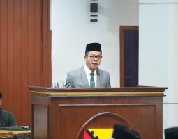 Ekonomi Tumbuh 6,45 Persen, Kang DS Paparkan LKPJ 2025 di DPRD