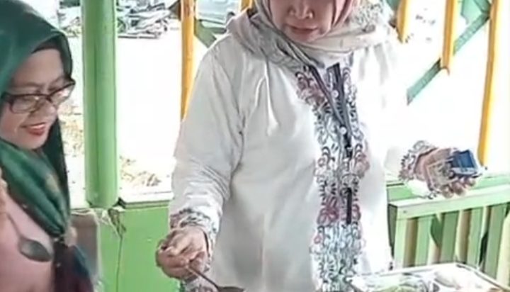 DAPUR MBG SUKAMANAH 2 SALURKAN 1.128 PORSI MAKAN BERGIZI GRATIS KE SMPN 2 MALABAR PANGALENGAN, MENU BASAH SESUAI ARAHAN BGN